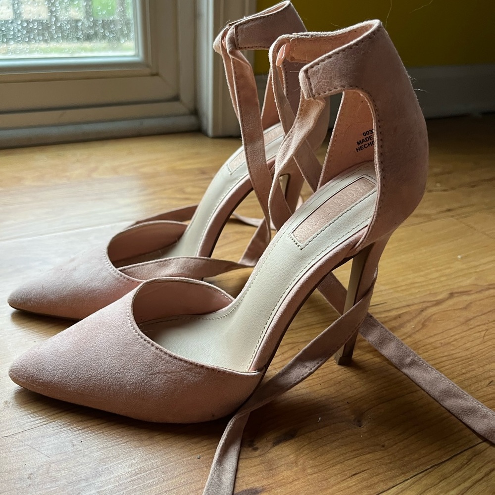 Forever 21, size 6, heels